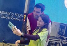 Ολυμπιονίκης Απόστολος Χρήστου χάρισε το μετάλλιό του σε μικρή κολυμβήτρια στην Αλεξανδρούπολη!