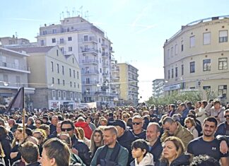 Ηχηρό «ΟΧΙ» από 5.000 πολίτες στην Πλατεία Καπνεργάτη Καβάλας: Η αποθήκευση CO2 δεν θα περάσει